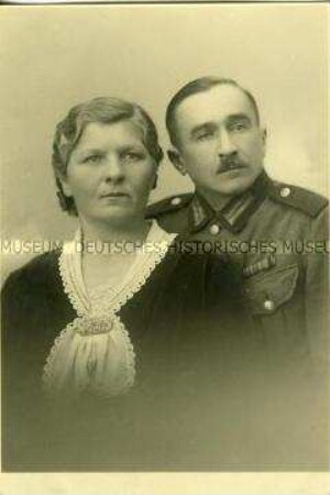 Soldat mit Ehefrau