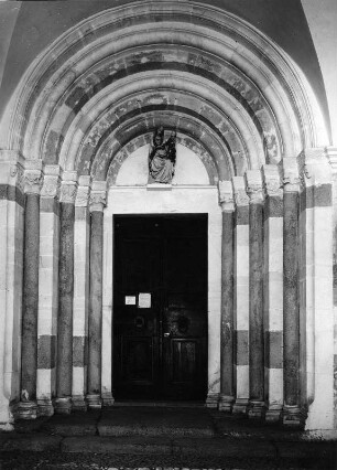 Burgeis. Benediktinerkloster Marienberg. Klosterkirche. Westportal