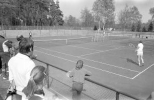 Karlsruher Turnverein KTV 1846 e.V. Einweihung zweier neuer Tennisplätze auf dem Vereinsgelände im Hardtwald