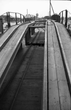 Freiburg: Güterbahnhof; KfZ-Transportwagen, zweistöckig