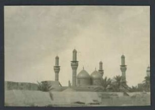 Die goldenen Kuppeln der Schiitischen Moschee in Kasimein bei Bagdad