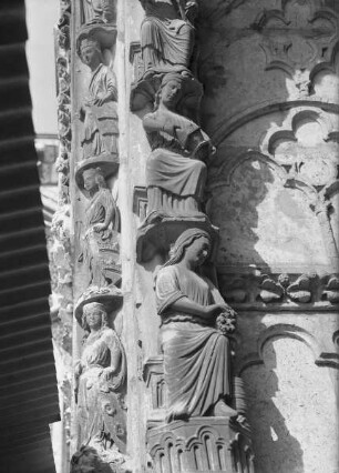 Portalanlage (Nordportal) — Vorhalle des nordöstlichen Portals — Archivolte