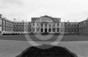 Hauptfassade von Schloss Jelgava (Mitau)