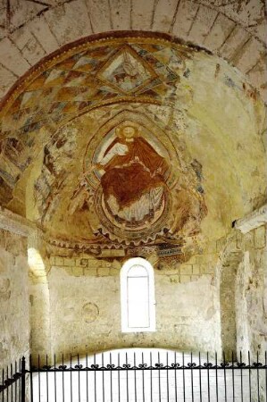 Majestas Domini in der Aureole, von Engeln und Wolkenbändern umgeben