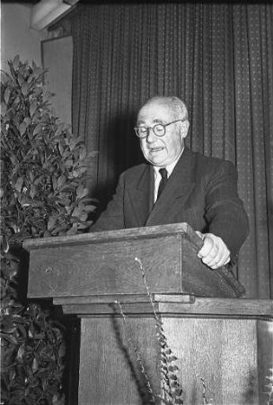 Eröffnung der Deutschen Therapiewoche 1951 mit Deutscher Heilmittelausstellung.