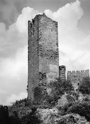 Stadtprozelten. Henneburg. Bergfried (1151/1200)
