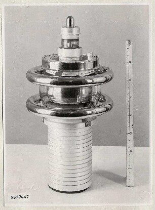 50 kW-Kurzwellen-Sende-Röhre SRW 355, Foto 1955
