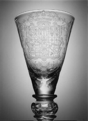 Deckelpokal (mit bekröntem Wappen von Preußen) aus Schloß Moritzburg