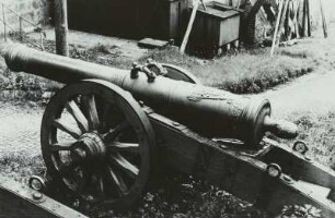 Königstein. Festung Königstein. Kanone (sogenannte "Mittlere Kanone"), Bronzerohr; Länge 381 cm. Gegossen von Johann Gottfried Weinhold, Dresden 1733