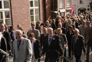 Kindervogelschießen: Umzug an der Hude: Stadtverordnete