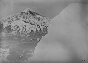 Vulkanlandschaft : Der verschneite Vulkan Pico del Teide