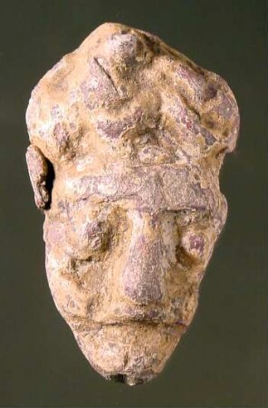 Männliche Maske, hinten flach