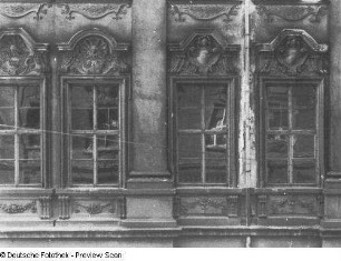 Bautzen, Innere Lauenstraße 2. Wohnhaus mit Laden ((sogenanntes Grütznersches Haus) 1720/1724). Fassadendetail der Nordseite