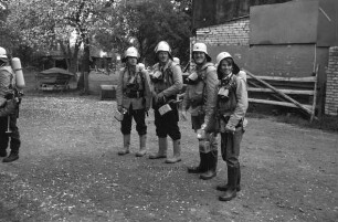 Amtsfeuerwehrfest in Kronshorst: Feuerwehren üben Einsatz bei einem simulierten Großbrand eines Bauernhofes