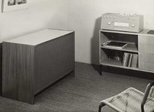 Braun Kompaktgerät mit Plattenspieler „studio 1“