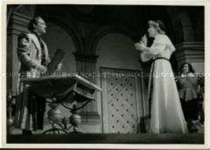 Szenenfoto aus Shakespeares "Maß für Maß" im Staatlichen Schauspielhaus Berlin