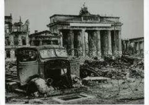 Doppekerfassung: Das zerstörte Brandenburger Tor