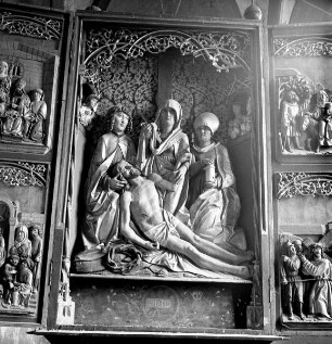 Mittelschrein: Beweinung Christi
