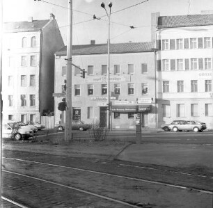 Berlin-Schöneweide, Grünauer Straße 5. Geschäfts- und Bürogebäude. Straßenansicht von Süden