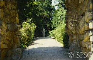 Potsdam, Park Sanssouci, Felsentor.