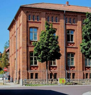 Bad Belzig, Straße der Einheit 35, Ernst-Thälmann-Straße 2
