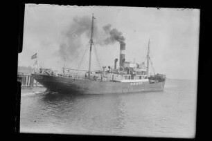 Wilhelm Russ (1921), Russ, Ernst.- Schiffahrt- u. Assekuranz-Ges. E. Russ & Co., Hamburg