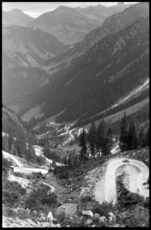 Silvretta: Hochalpenstraße, Blick auf Serpentinen, von oben