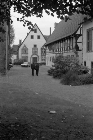 Lemgo: Straße mit altem Giebelhaus