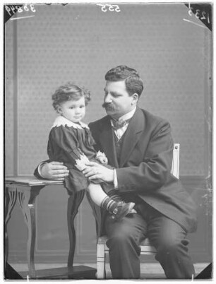 Georg Schnitzler und Kind