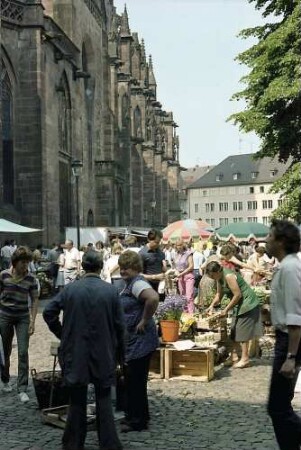 Freiburg i. Br.: Münsterplatz: Marktszenen
