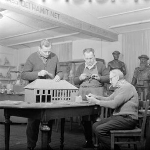 Hohndorf, Weihnachtsstube mit Schnitzern
