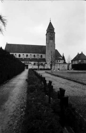 Meckenbeuren: Kirche und Kriegerdenkmal
