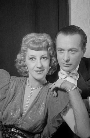 Metropol-Theater Berlin: "Die Kinokönigin" von J. Gilbert : Porträt Jola Siegl und Otto Falvay