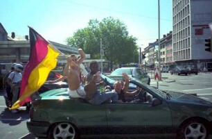 Freiburg im Breisgau: Autokorso während der Fußball-WM