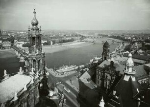 Dresden, Blick vom Schlossturm über den Schloßplatz nach Nordosten