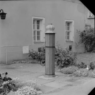 Coswig-Brockwitz, Kr. Meißen, Wasserpumpe