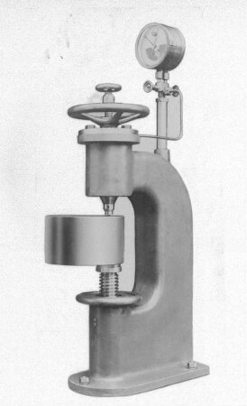 Brinellpresse (MPA) : Technikgeschichte | Stoffkunde und Materialprüfung | Materialprüfung | Metallprüfung | Härte