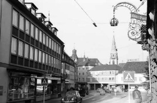 Emmendingen: Hauptstraße; Krone über Kirchturm