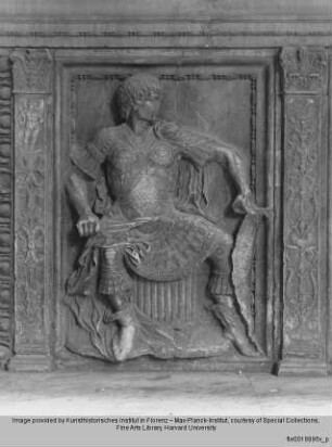 Marmorbank : Reliefs der Rückenlehne