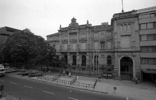 Neues Kulturzentrum Prinz-Max-Palais Karlstraße 10. Eröffnung der Städtischen Galerie und der Stadtgeschichtlichen Sammlungen am 8. Mai 1981