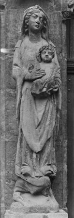 Ehemalige Abteikirche Notre-Dame — Trumeau
