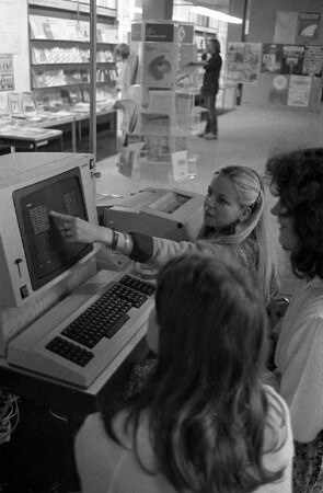 Fachausstellung "Karlsruher Bücherfrühling" im Landesgewerbeamt