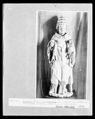 Petrus mit Tiara und Schlüssel