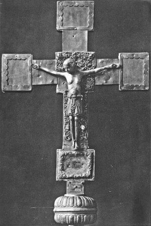 Köln, Kruzifix, Herimannkreuz, Vorderseite, Diözesanmuseum, Kreuz: 2. Viertel 11. Jh., Bronze, vergoldet; Lapislazuliköpfchen, 1. Jh. n. Chr., Werden oder Köln