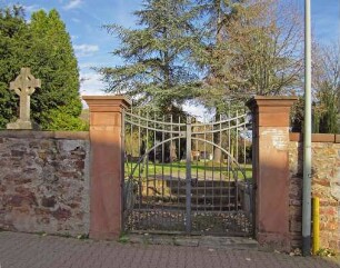 Alter Friedhof mit Ehrenfriedhof; Geisenheim, Hospitalstraße