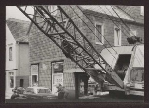 Friedrichstraße, Abbruch eines Hauses der Ostseite. Detmold. Sammlung Starke