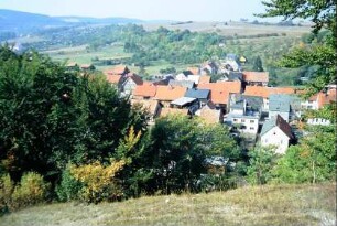 Teilansicht des Ortes mit Blick auf Geschwendaer Berg