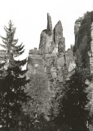 Sächsische Schweiz, Affensteine. Brosinnadel und Amboß von Südwest