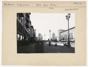 Straßenansicht. Berlin, Friedrichshain, Karl-Marx-Allee (vor 1961 Stalinallee)/ Strausberger Platz