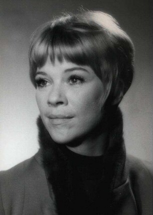 [Dagmar von Thomas. Autogramm-Postkarte]